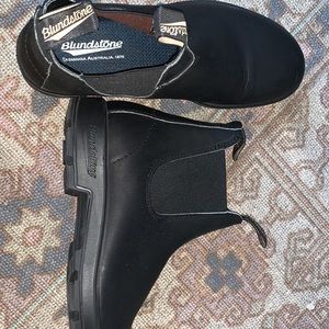 Blundstone US size 9. EU size 42